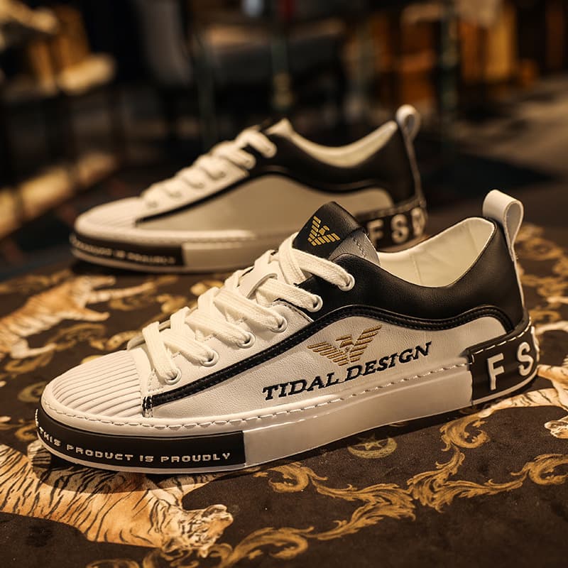 2026 European Fashion Men's Winter New Breathable Casual Sports Skate Shoes Trendy Youth Versatile White Sneakers