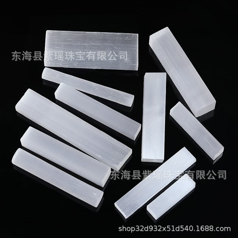 Wholesale Natural Nitrite Gypsum Crystal Transparent Gypsum Strip Gypsum Stick Gypsum Board Gypsum Raw Stone Products