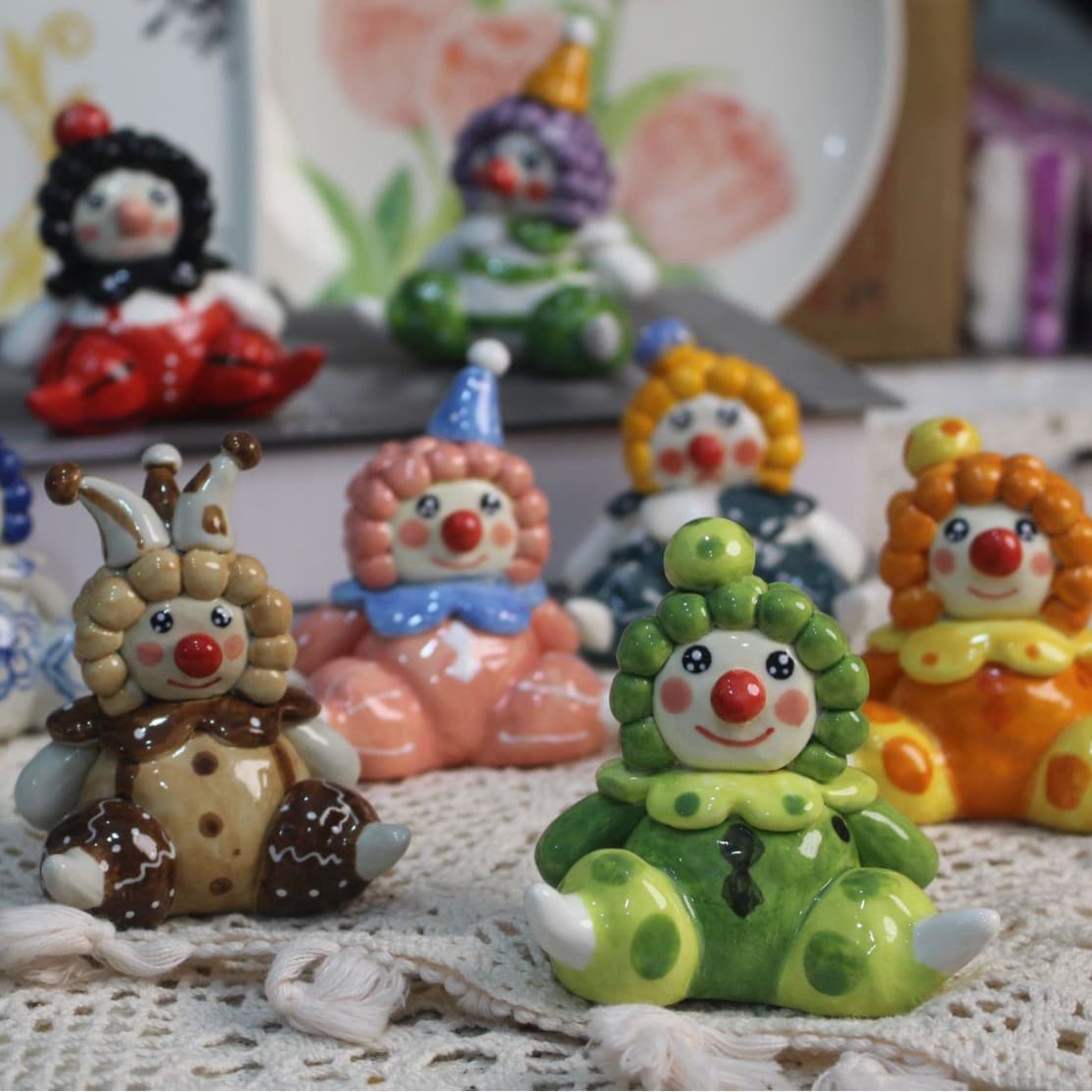Jingdezhen High-Temperature Clown Ceramic Ornament Desktop Tea Pet Clown Trendy Play Antique Retro Style Handmade Ceramic Collectible