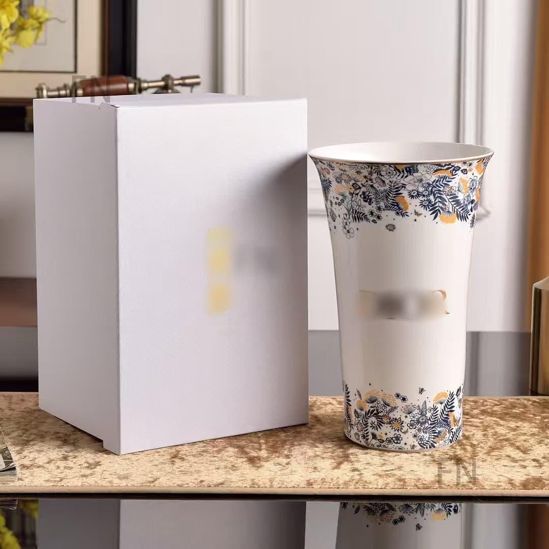 European Light Luxury Vintage D-Home Gold Bone China Vase Tabletop Entryway Decorative Vase Dried Flower Vase Set Gift Box