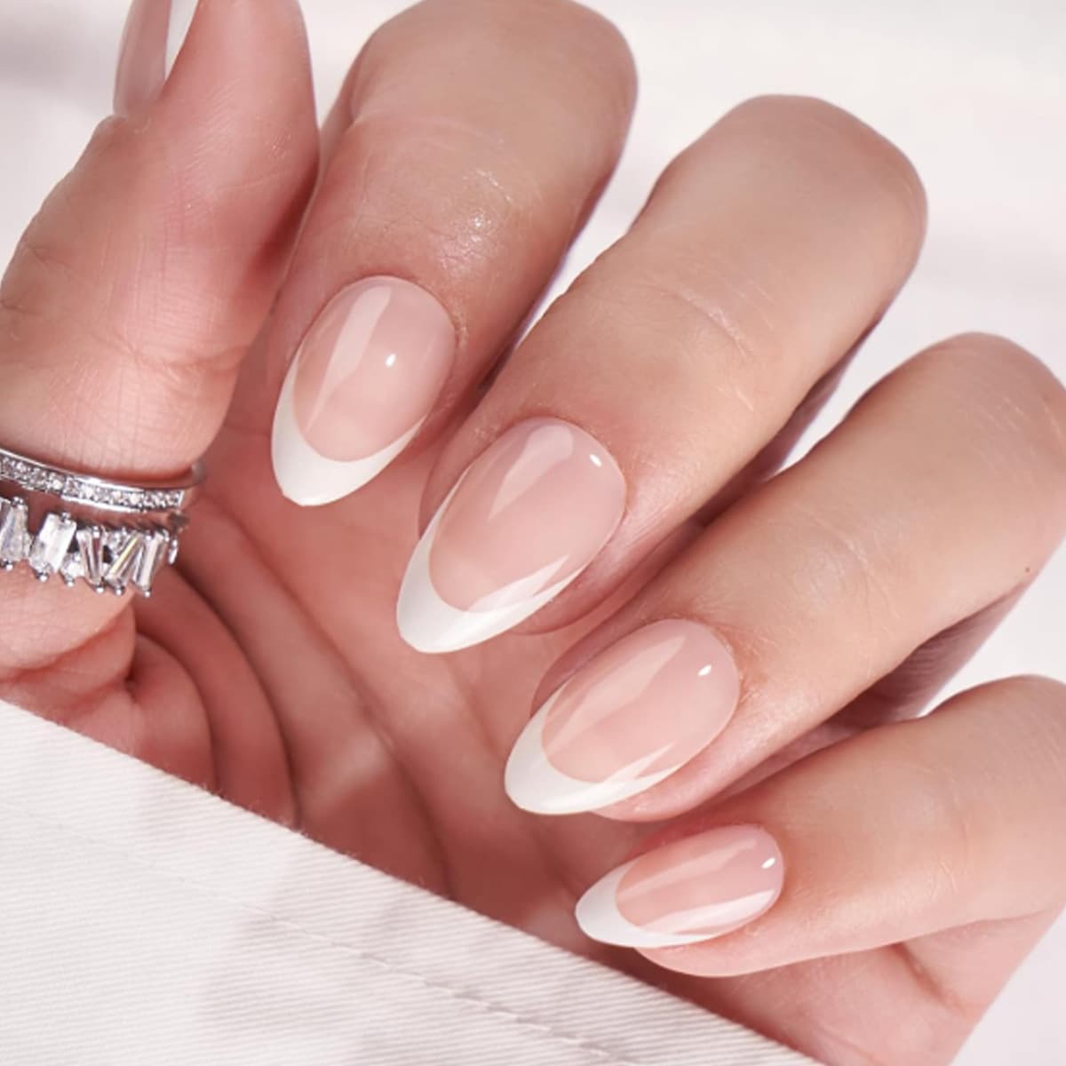 30-Piece Hot-Selling Cross-Border Press-On Nails, Nude Almond French Tip, Minimalist Fashion False Nails, Nail Art Wholesale
