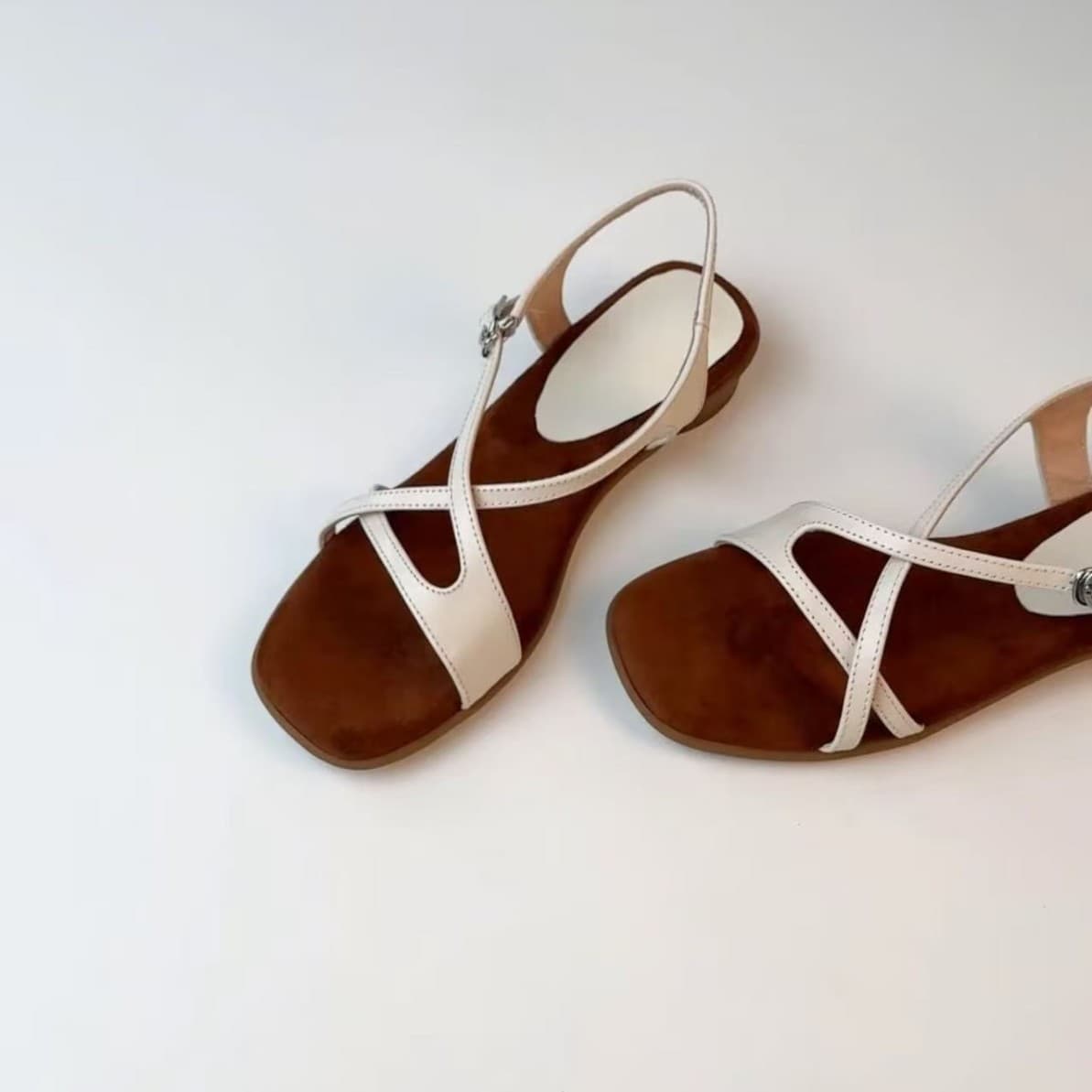 2026 New Style Soft Leather Open-Toe Roman Square-Toe Sandals for Women, Flat with 3cm Heel, Square-Toe Open-Toe Vacation Style Roman Square