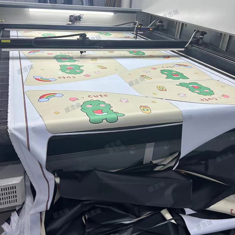 Source manufacturer Oxford cloth printed fabric laser positioning cutting, knitted fabric polyester cloth laser cutting processing