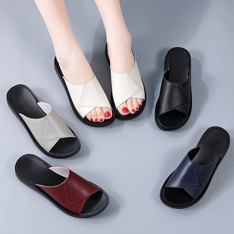 Summer Outdoor Slippers for Women, Middle-Aged and Elderly, Soft-Soled Comfortable Mom Sandals, Grandma Flat-Soled Old Shoes