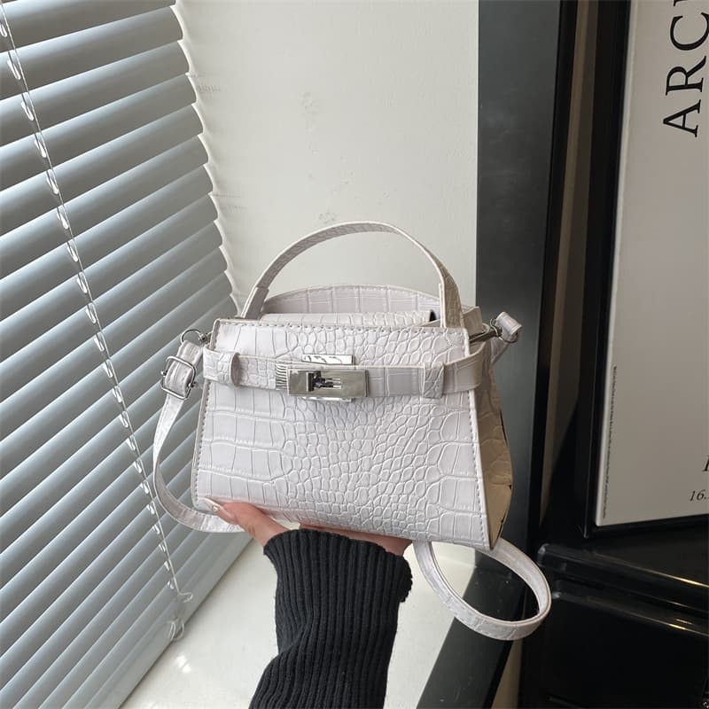 Korean-style high-end chic small bag for women 2026 spring new crossbody bag fashionable handbag with lock buckle small tote bag