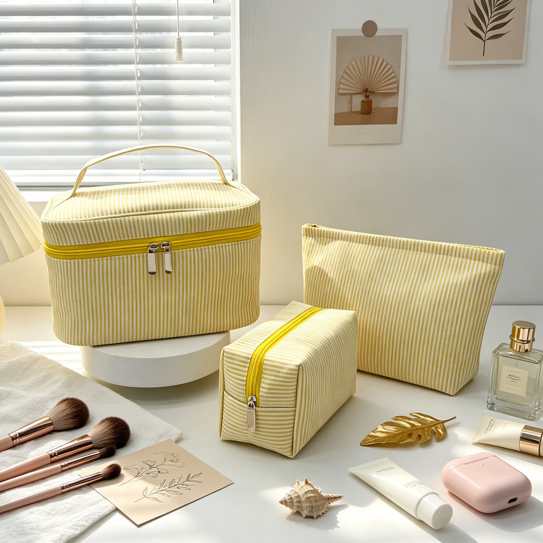 Cross-border Hot Selling Seersucker Cosmetic Bag Large Capacity Portable Travel Toiletry Bag Striped Handbag Makeup Storage Organizer