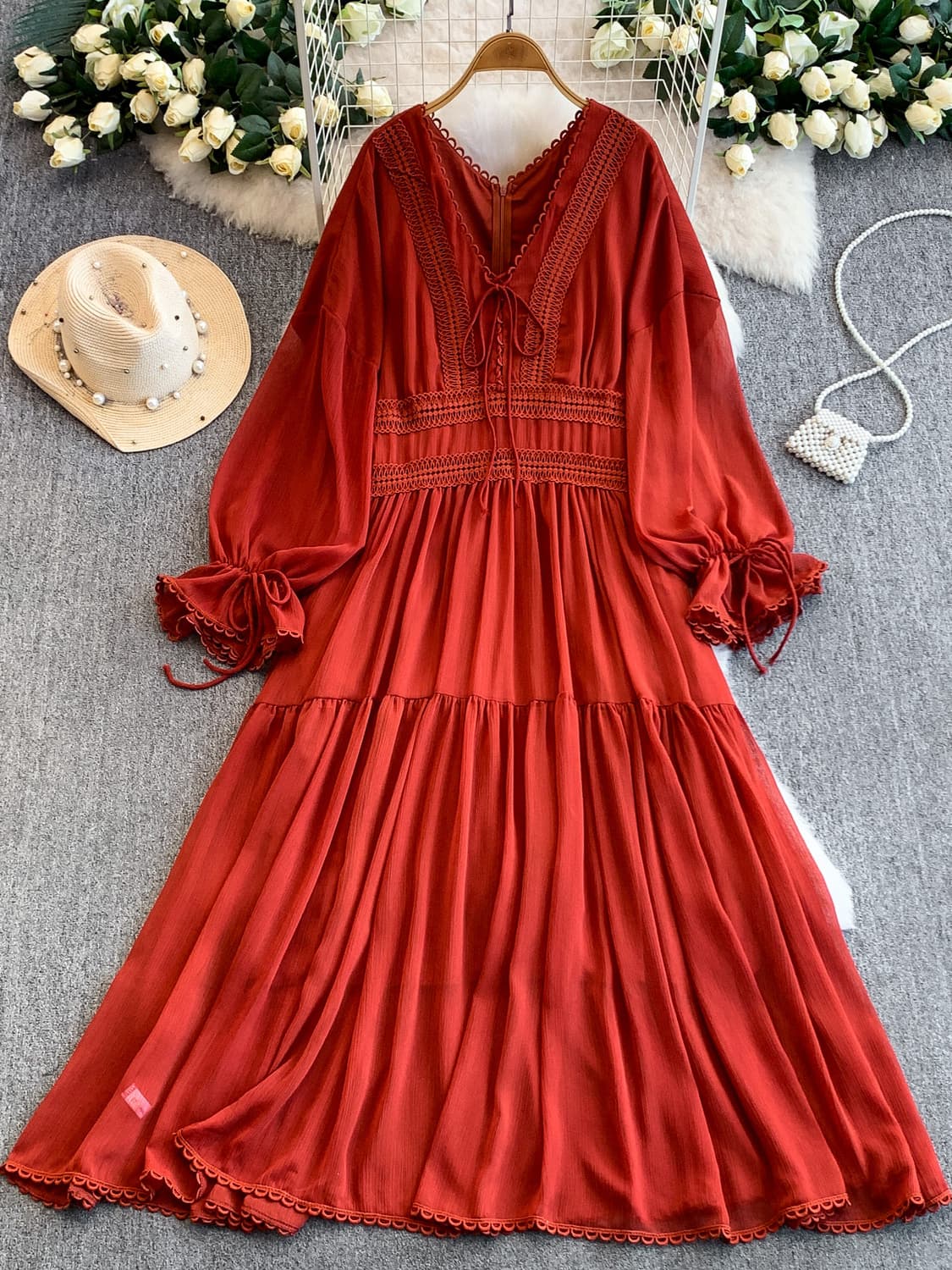 French sexy lace splicing V-neck trumpet sleeve dress for women in spring and autumn pleated waist slimming long skirt with wide hem
