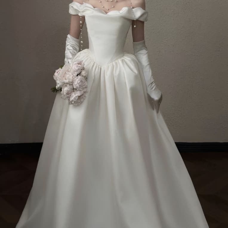 Satin Off-Shoulder Light Wedding Dress French Style Short White Dress for Certificate Registration, Engagement, Birthday Party, Banquet