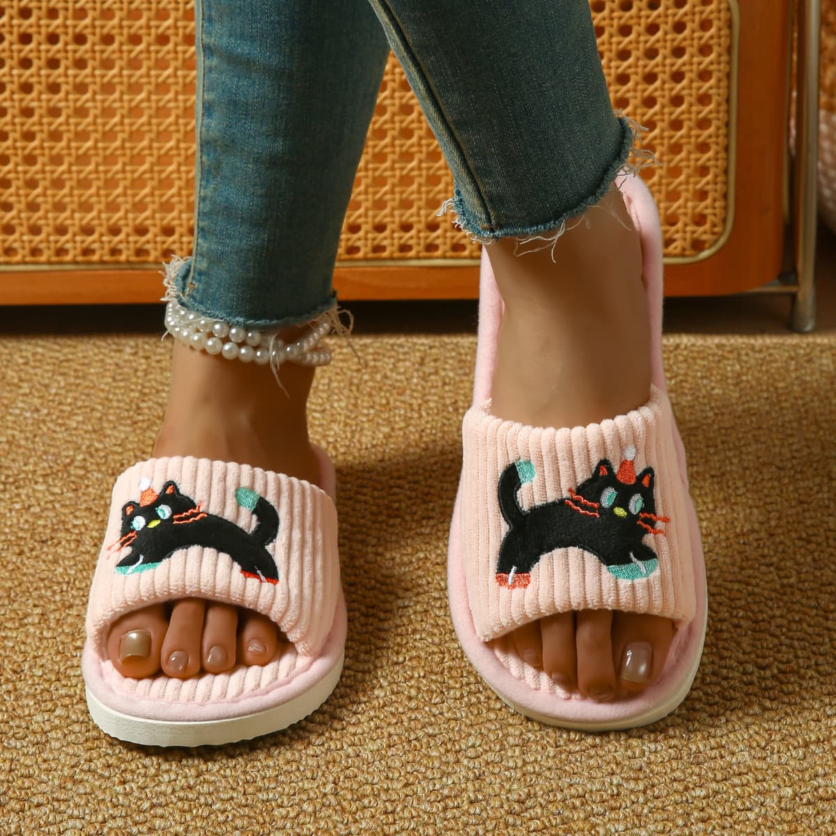Women's Outdoor Hook-and-Loop Slippers, Home Slippers for Export, Trendy Open-Toe Casual Flat Slippers, Cross-Border Wholesale