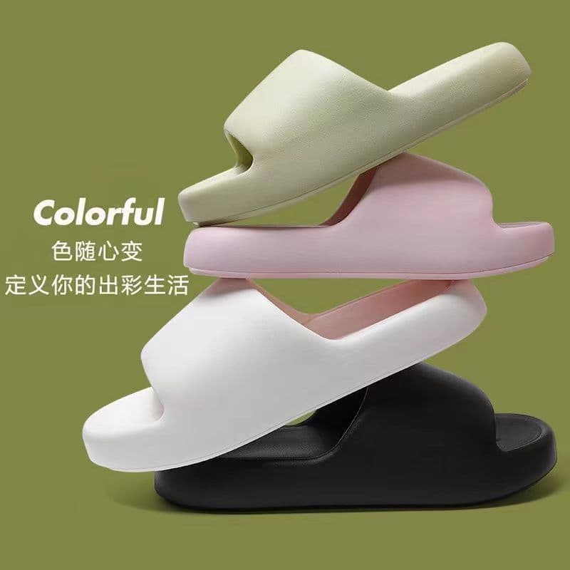 Lightning Warehouse wholesales and supplies soft-soled, comfortable EVA sandals for men and women, suitable for hotels, supermarkets, homes, and bathrooms.