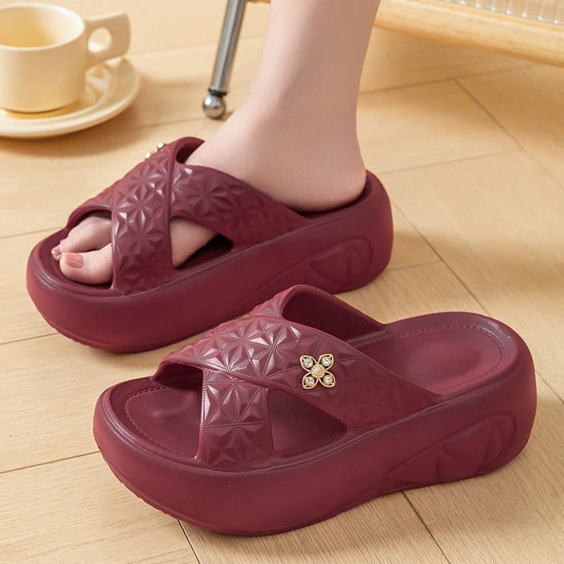 Super Thick-Soled Slippers for Women, Stylish and Fashionable Summer New Model, Soft-Soled, Non-Slip, Outdoor Wear, Comfortable Women's Slippers