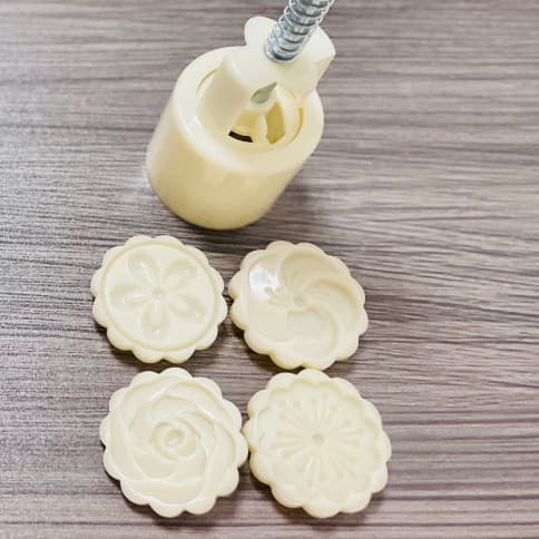 New Mooncake Ice Skin Mold for Home Creative DIY 3D Mung Bean Cake Baking Embossing Tool Wholesale
