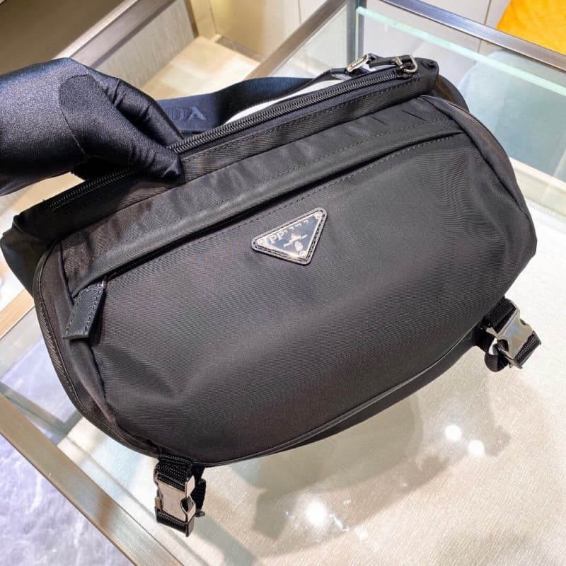P Home European and American men's bag parachute cloth nylon crossbody bag men's messenger bag casual shoulder bag backpack 2VH994