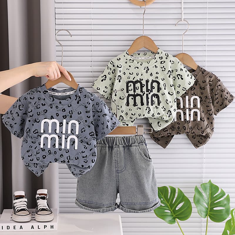 2026 New Summer Boys' Set, Trendy Kids' Leopard Print Letter Short Sleeve Top and Pants for Baby Boys