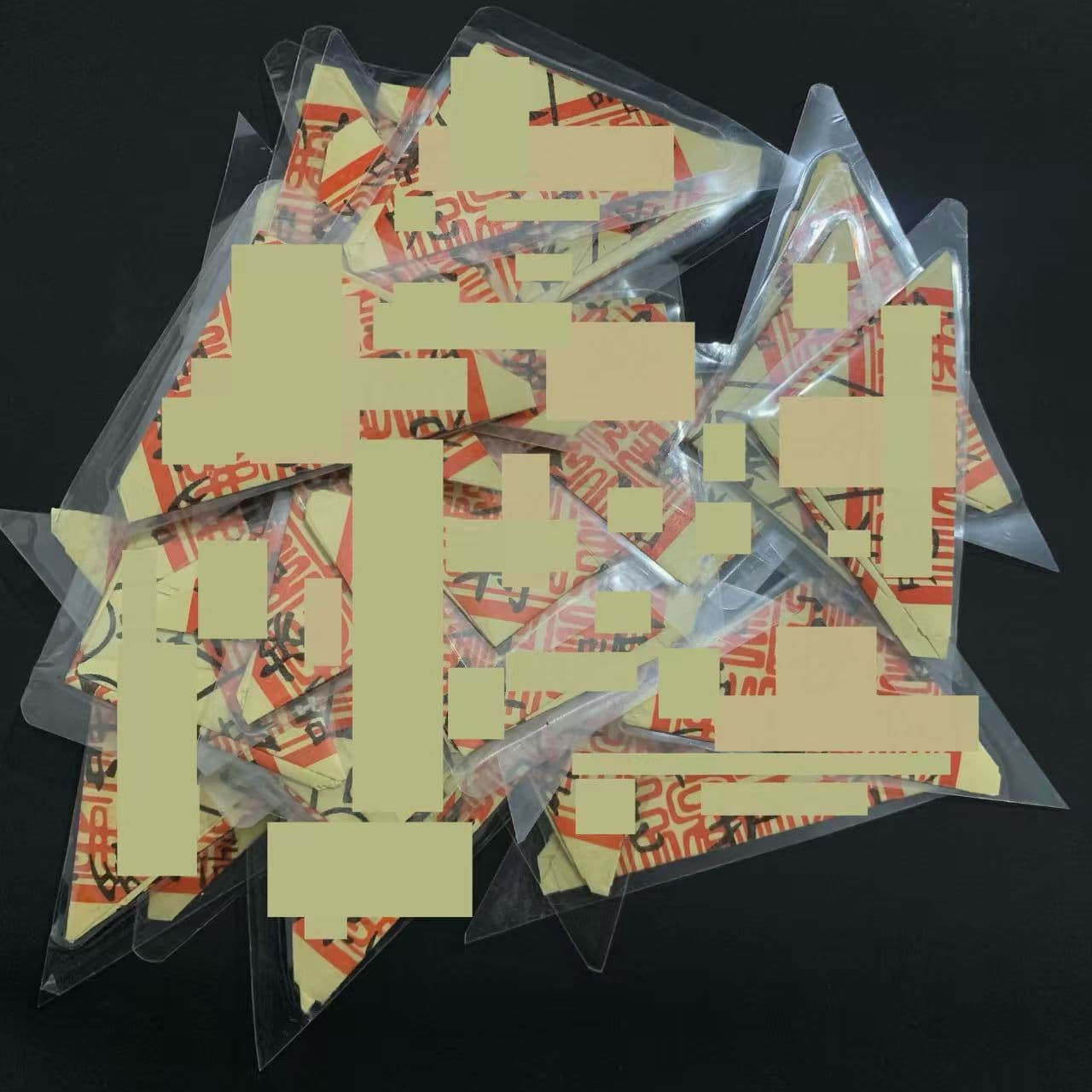 Ready stock 2026 plastic-sealed foldable triangle blessings, 1 pack of 500 paper triangular fortune cards, cloak