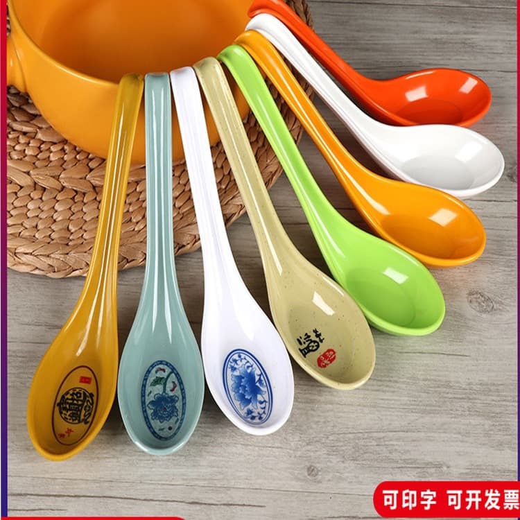 Melamine spoons, colored plastic spoons with hooks, imitation porcelain ramen, spicy hot pot, soup spoons, commercial restaurant spoons.
