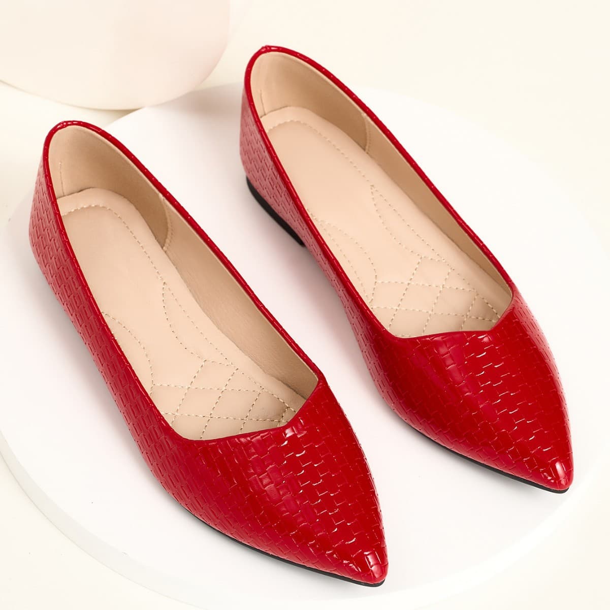 2026 New Style Snake Print Pointed Toe Flat Shoes for Women, Simple and Versatile, Professional Commuting Shallow Mouth Flats, Fashionable and Elegant