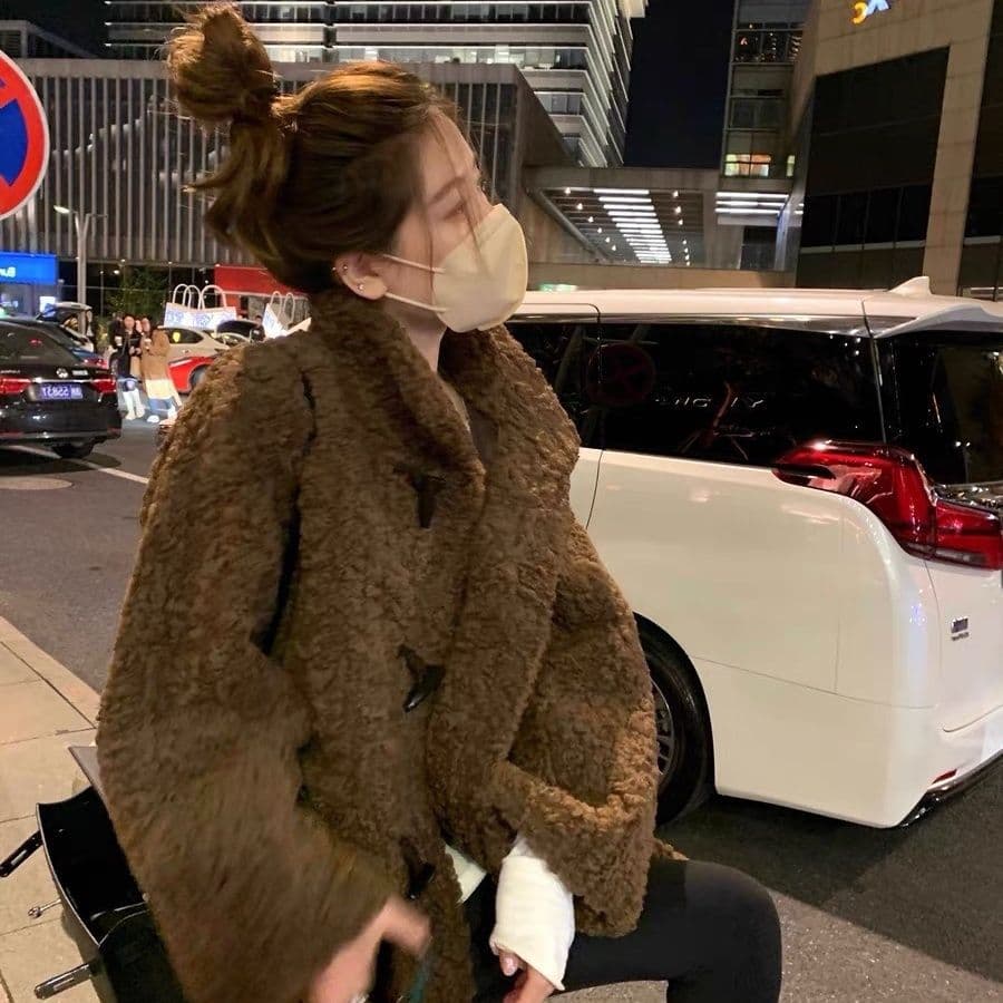 Women Mid-Length Chocolate Horn Button Brown Shearling Coat Women Korean Loose Lazy Style Thick Faux Fur Coat