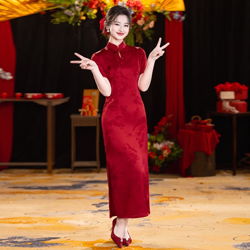 Burgundy Modified Cheongsam for Women, Long Slim-Fit Style, Slimming Bridal Toast Dress, Engagement Homecoming Dress, Annual Party Evening Wear
