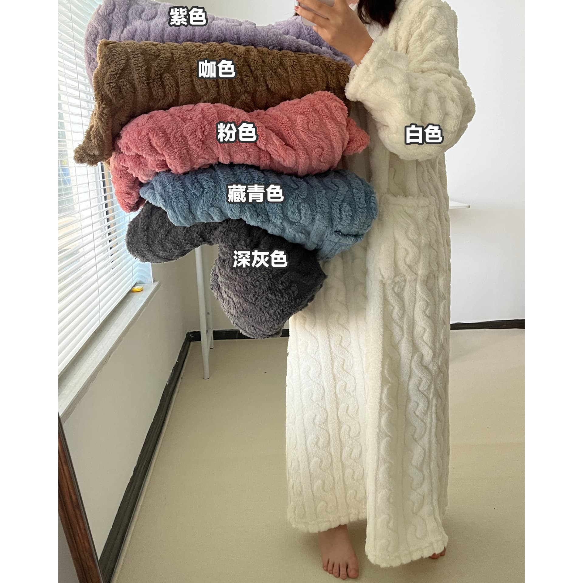 [Original Real Shot] Walking Big Quilt Coral Fleece Jacquard Nightgown, Winter Pajamas, Warm Homewear Nightdress