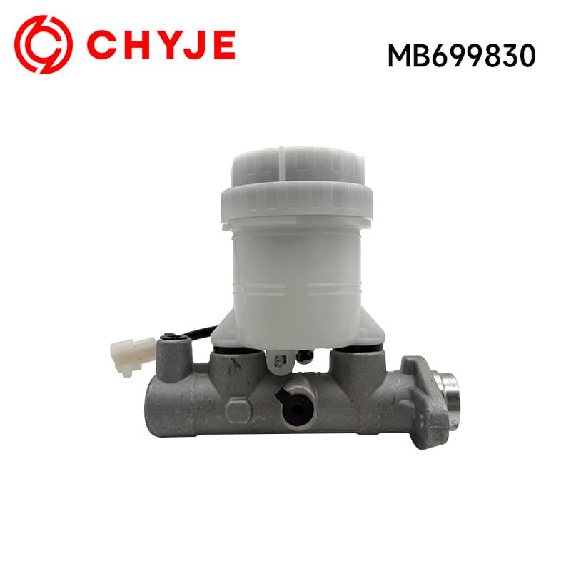MB699830 MB618717 for Mitsubishi Pajero V25 V33 V45 V46 Brake Master Cylinder