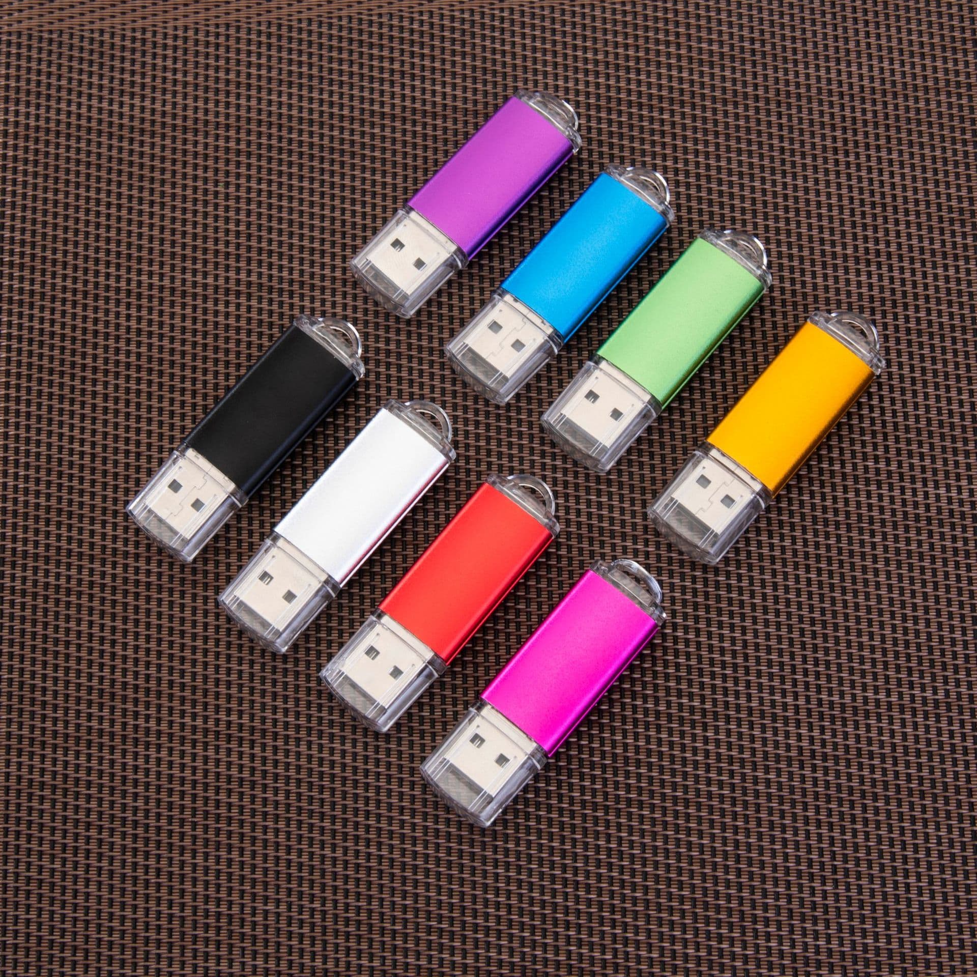 Wholesale USB flash drives with logo printing, corporate promotional 8GB gift USB drives, 16GB school engraved USB drives, 32GB creative USB drives for export