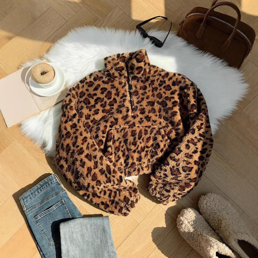 2025 European and American Winter New Arrival Harajuku Style Leopard Print Loose Trendy Fashion High-End Casual Half-Open Collar Sweater