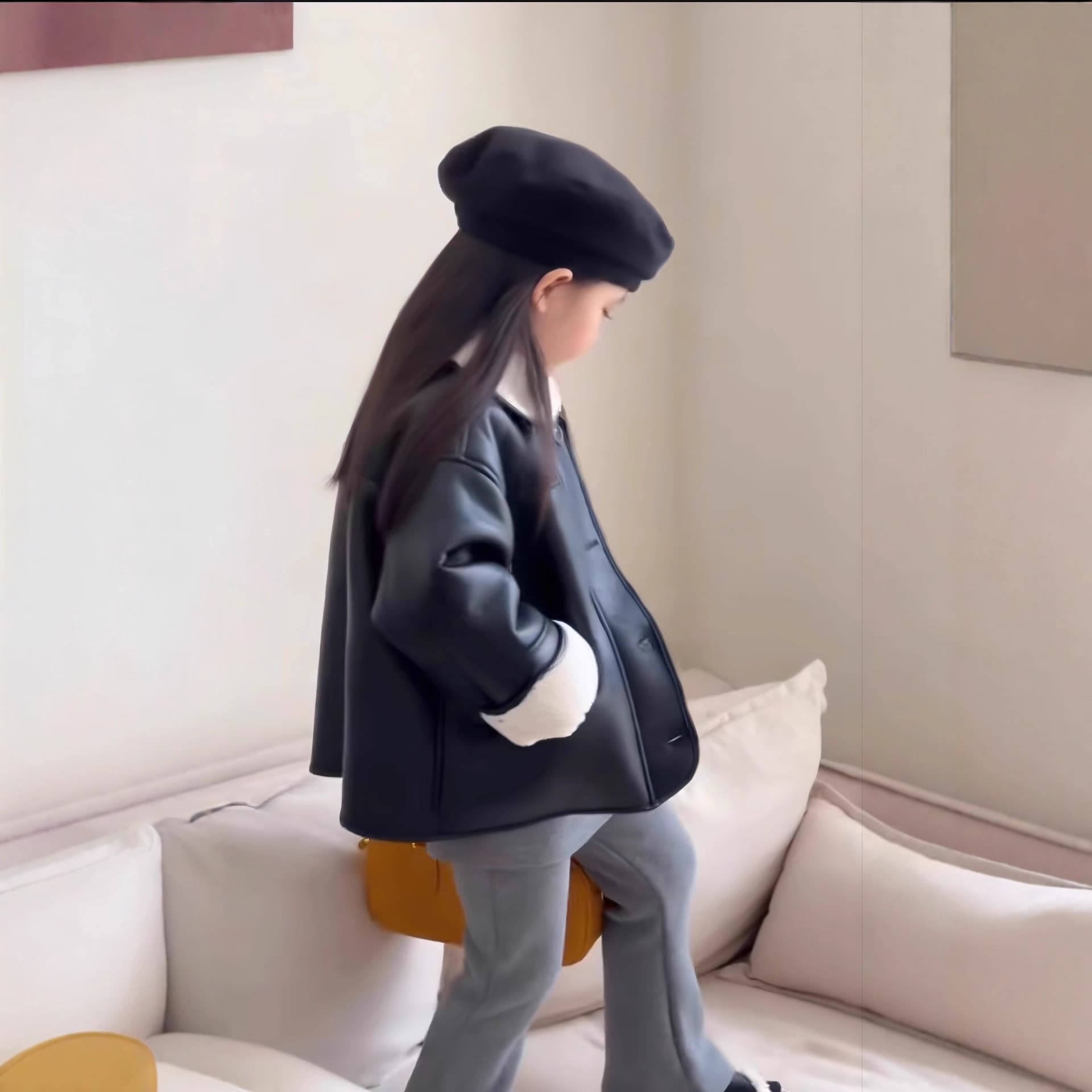 Bora Korean children's clothing import service: stylish fleece-lined wool coats for toddlers and preschoolers with thickened collars.