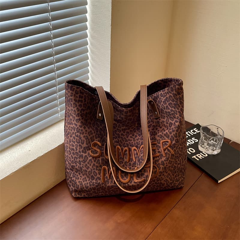 Retro American Leopard Print Large Capacity Tote Bag for Women Casual Work Commute Shoulder Bag School Tote Bag