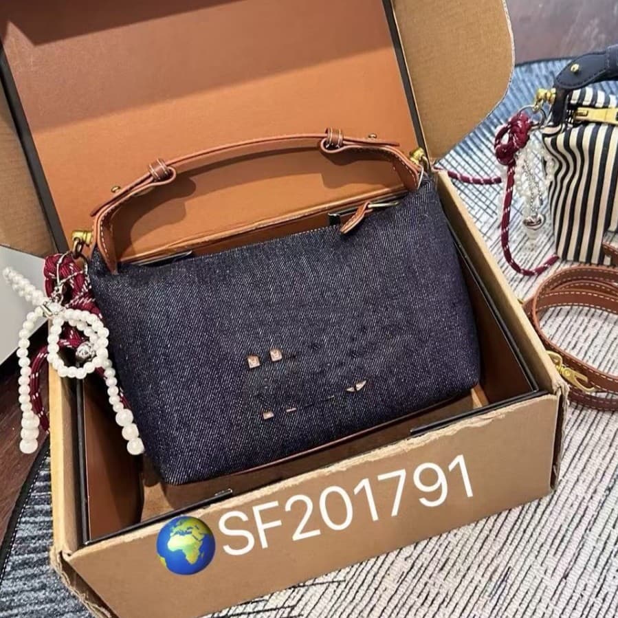 New Cross-Border Canvas Cosmetic Bag Lunch Bag Handbag Women's Crossbody Bag Versatile Toiletry Bag Storage Bag
