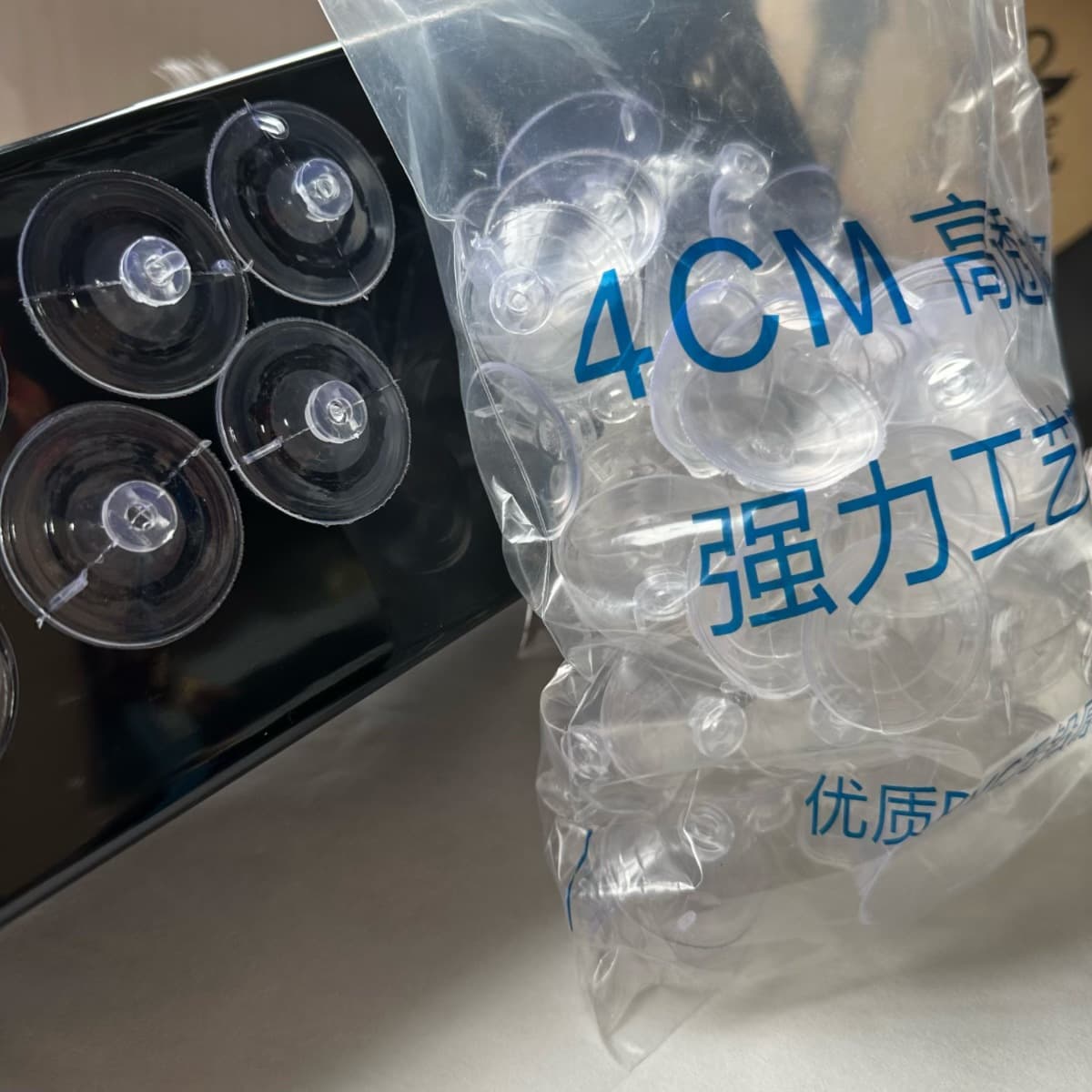 4cm transparent suction cup, cold-resistant suction cup, in stock, wedding car decorative suction cup with grooves and holes, strong suction cup for wedding cars.