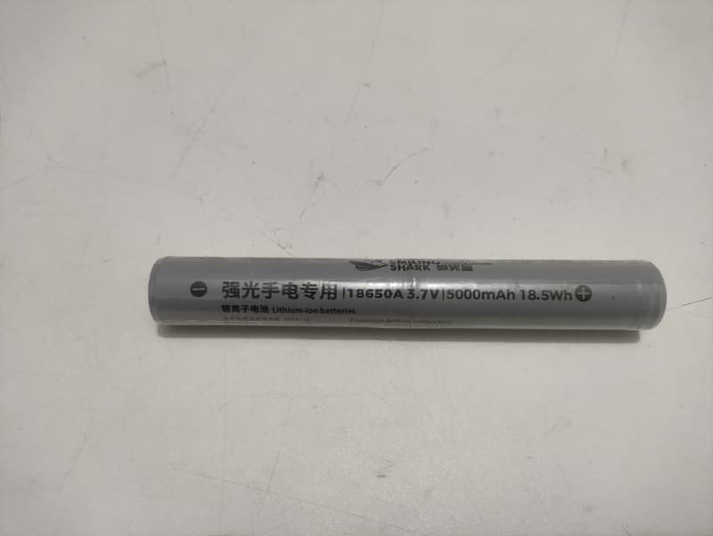 Smiling Shark Long Battery Life Large Capacity Rechargeable Bright Flashlight Lithium Battery Flashlight Accessory 3.7V Lithium Battery