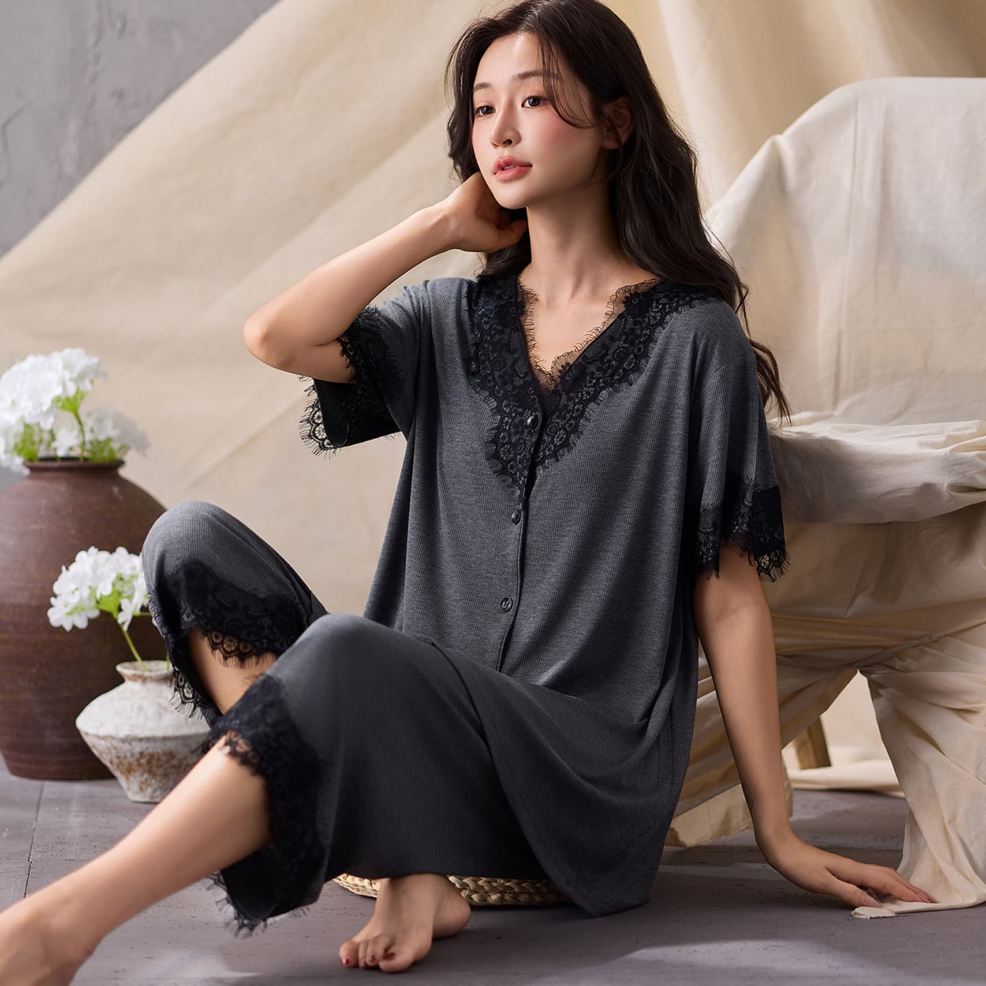 Modal Pajamas for Women, Summer Short-Sleeved Cropped Pants, Thin Style, Suitable for Home and Outdoor Wear, with Chest Pads to Prevent Protrusion, Loungewear