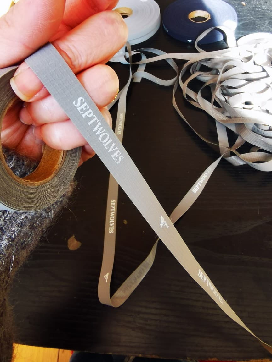Seam-sealing tape print