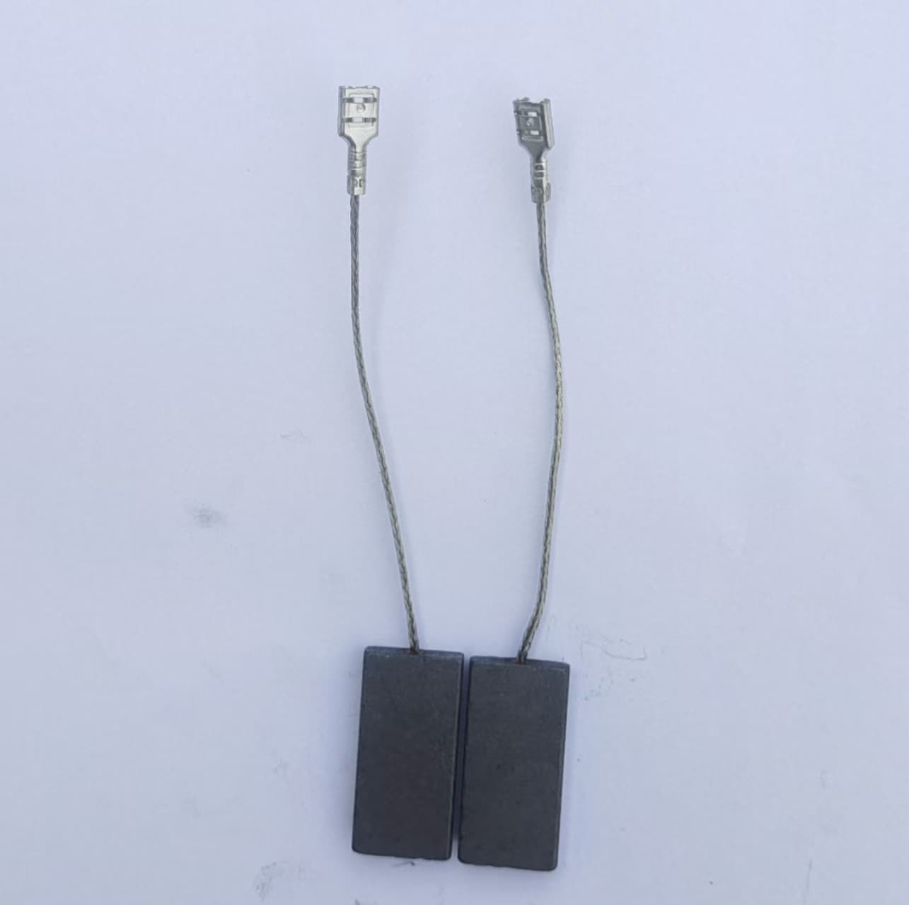 Suitable for series-wound motors in drum washing machines, wholesale carbon brushes for washing machines, 5*15*30mm.