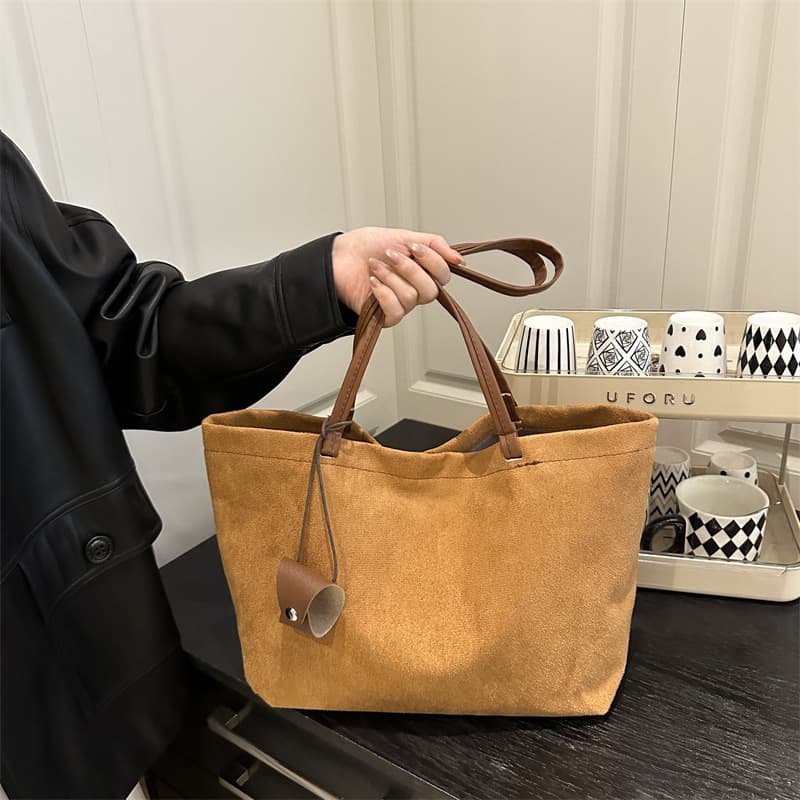 Commuting Large-Capacity Tote Bag for Women, Casual and Personalized Frosted Fashion Solid Color Autumn and Winter Temperament High-End Shoulder Bag