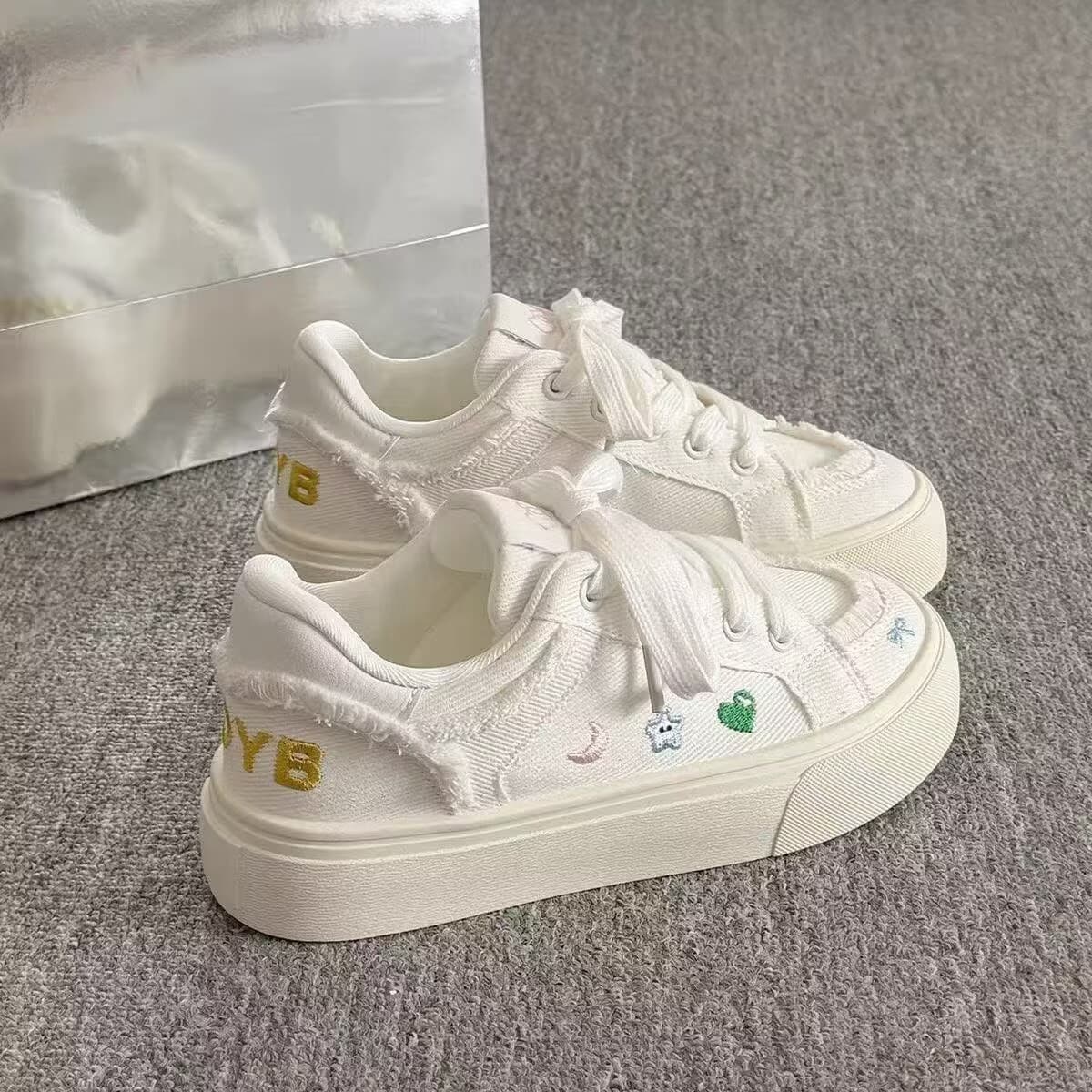 Canvas Shoes Women 2026 New Spring Summer White Sneakers Versatile Dress Shoes Student Niche Bread Shoes Board Shoes