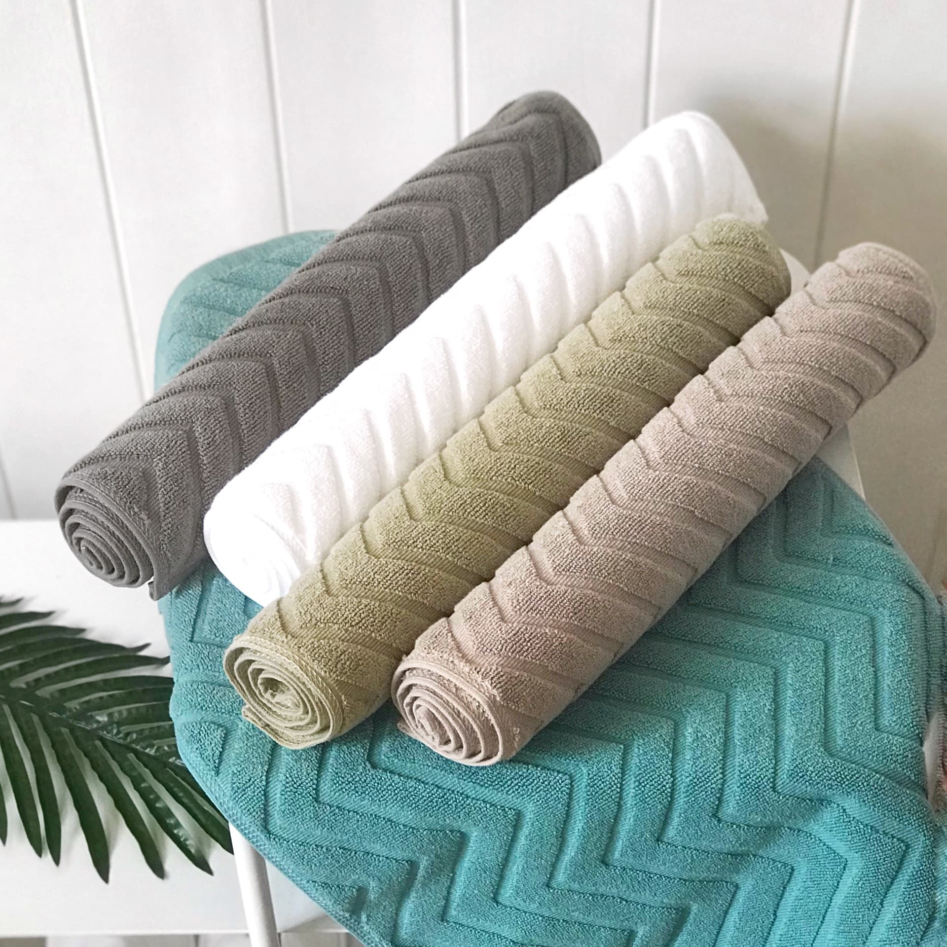 Hotel bath towels for spa and home bathrooms, 32-thread cotton jacquard foot mats, soft and absorbent rugs
