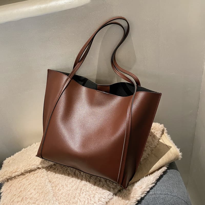 2025 New Winter Casual Bag for Women Solid Color Large Bag Trendy Design Influencer Single Shoulder Tote Bag Export