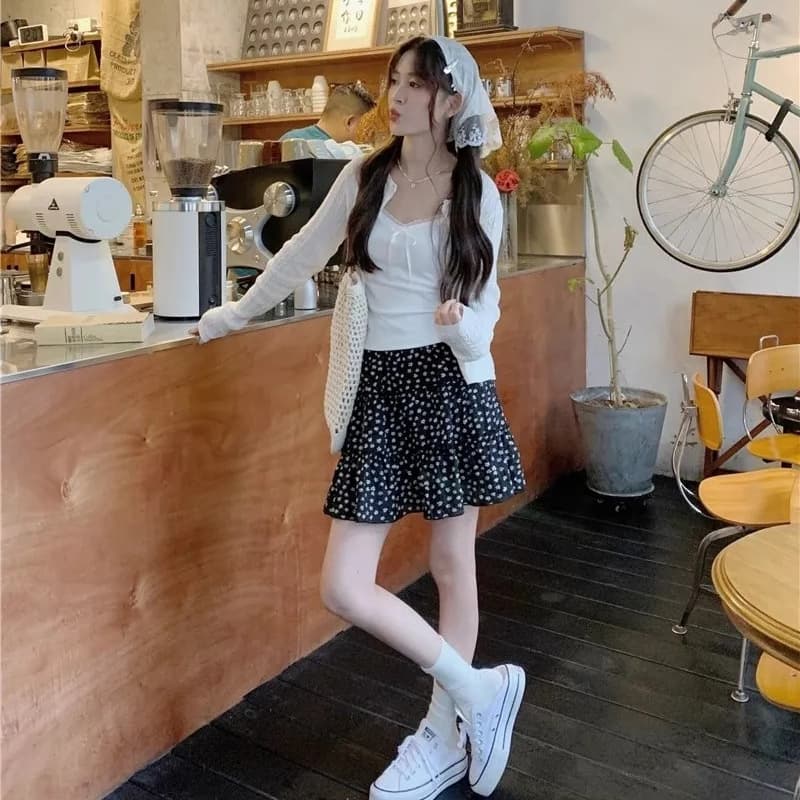 Summer New Sweet and Spicy Design Elastic Waist Floral Print Half-Skirt for Women, Early Spring Niche High-Waisted A-Line Skirt, Tiered Skirt