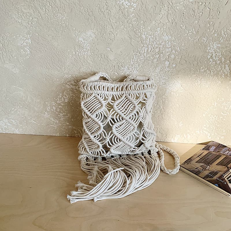 2026 Spring French Seaside Casual Vacation Bag Long Tassel Hollow Woven Bag Niche High-Appearance Crossbody Bag