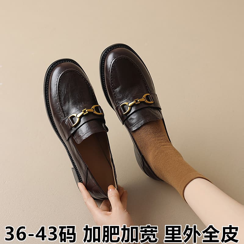 Suitable for wide and large feet, women's shoes sizes 41 to 43, genuine leather loafers with widened and expanded front, spring/autumn flats for comfort.