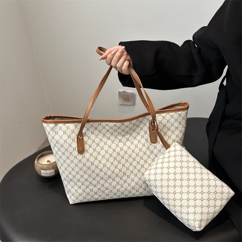 Large-Capacity Bag for Women 2025 New Shoulder Bag Retro Old Flower Plaid Tote Bag Simple Mother-In-Law Bag