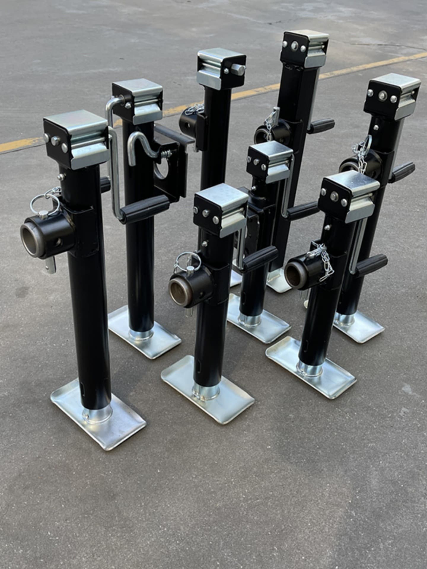 Manufacturer's Roof Rack Hand Crank Jack Stand, Screw-type Trailer Camper Conversion Parts, Lift Support Legs