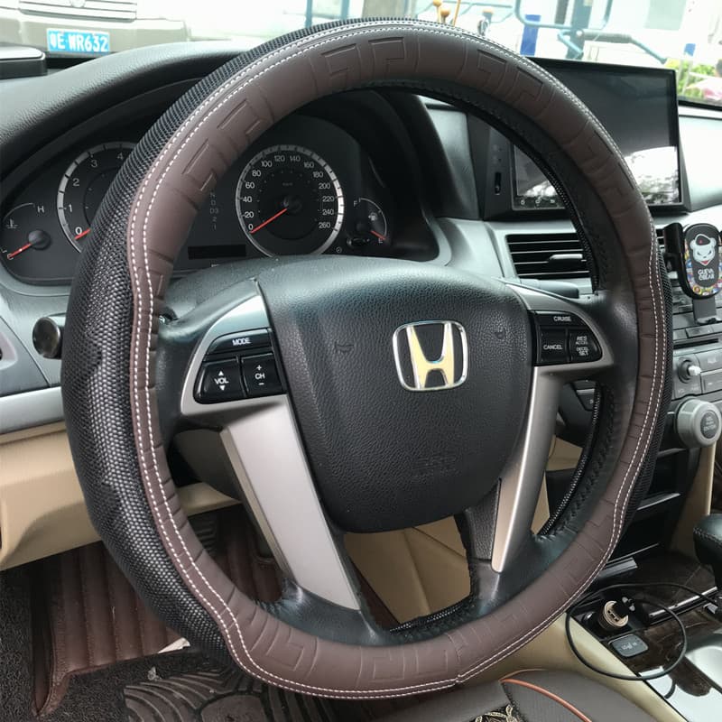 Car Steering Wheel Cover Genuine Leather Anti-Slip Sweat-Absorbent Ultra-Thin Round Grip Cover Breathable All-Season Universal for Men and Women