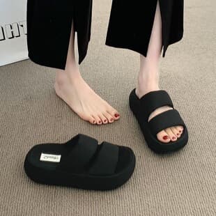 French Thick-Soled Platform Sandals for Women Summer Outdoor High-End 2026 Trendy New Style Fashion Sandals to Match Dresses
