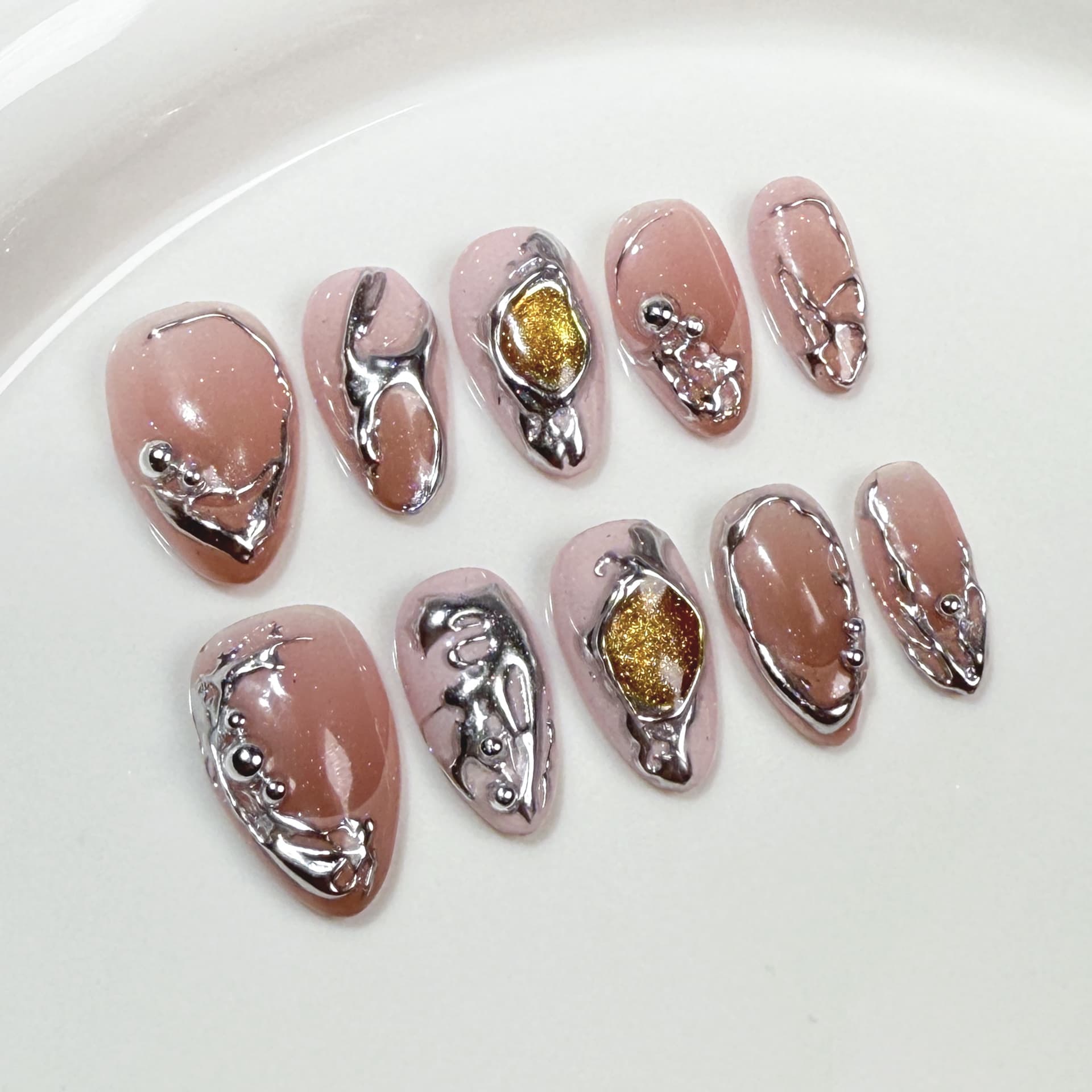 Nail Art Ins Metallic Irregular Embossed Press-On Nails Blush Nails Short French European American Almond Shape Nail Tips