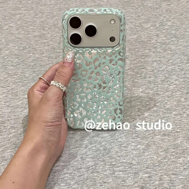 Korean-style green base silver shimmer leopard print phone case for Apple iPhone 17 Pro Max, new iPhone 16 protective cover 15