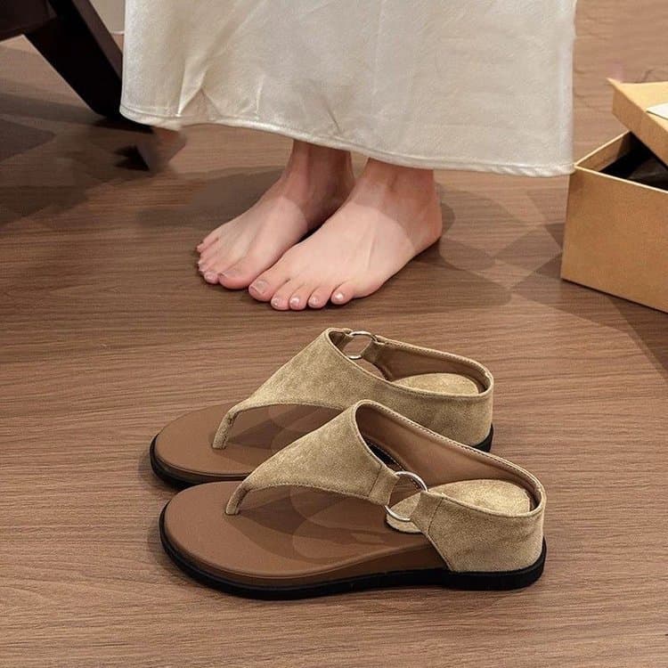 Retro Style Height-Increasing Thick-Soled Flip-Flops for Women, Summer Outdoor Wear, 2026 New Model, Suitable for Pairing with Dresses, Wedge Sandals
