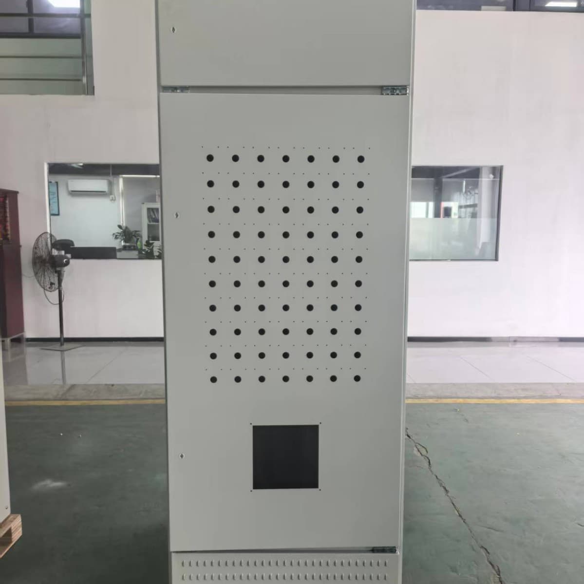 Factory Direct Supply Communication Air Conditioner Cabinet Outdoor Waterproof Integrated Cabinet GGD Cabinet PLC Control Cabinet Metro Rail Cabinet